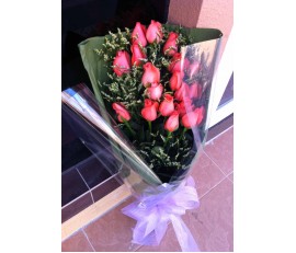 F23 12 DEEP PINK ROSES WITH GREENERIES